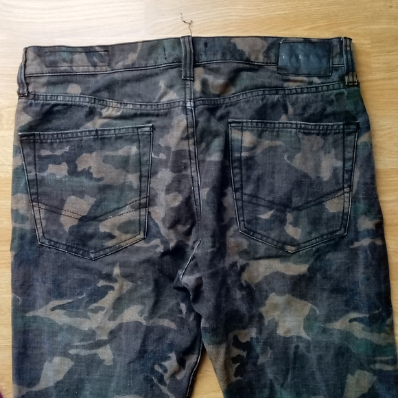 Bullhead Denim Company slim 34 x 32 camo jeans - Picture 2 of 4